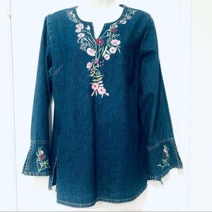 GUNIT WOMEN’S BOHO EMBROIDERED LONG SLEEVES DENIM SHIRT.SIZE MEDIUM